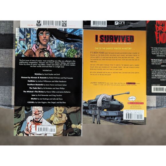 Mixed Lot of 5 Graphic Novels / Comic Books - Picture 8 of 8